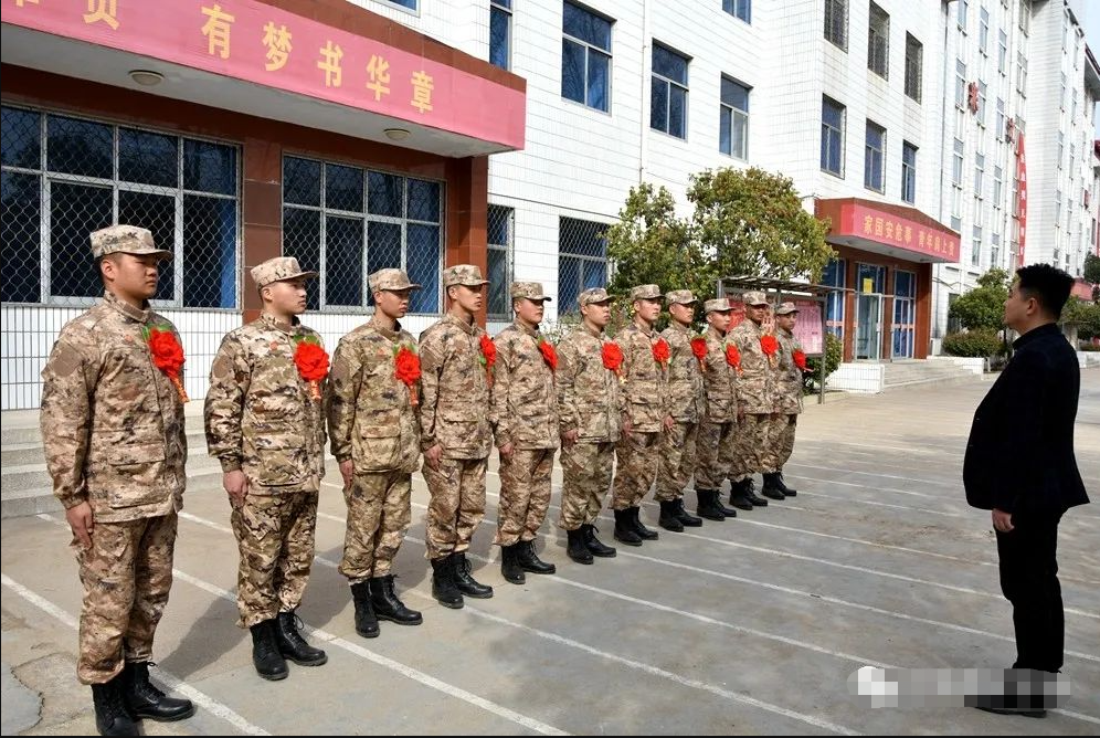 2022年河南少林小龍武校11名學員應征入伍